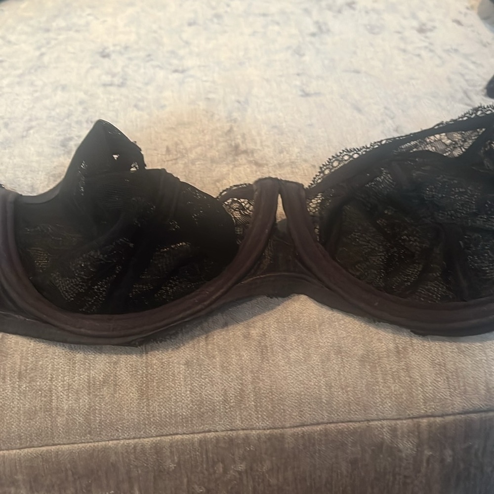 Two Freya 30G gorgeous  NWOT bras - too big on me $25 each - both $45 - Picture 7 of 7